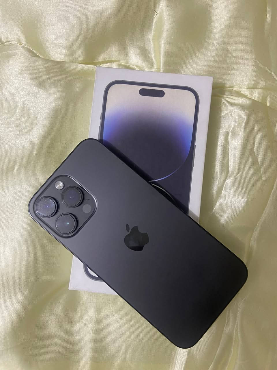 سـيـد الألـوان الأــسود black
1- آيفون 14 برو ماكس ‏ iPhone 14 Pro Max

2- بـطـارية 80‎%‎ ولا تفكر بالشحن ابدد

3- نـمـوذج M 

4- نسخة اليابان تك خط 

5- جهاز فول نظافه عدا طخه صغيرة بالشاصي مامبينه 

6- ملحقات الجهاز باكيت فقط 

7- سعر الجهاز 850 الف مكفول عدا طخه مامبينه 

ملاحظة لو مامحتاج فلوس يحرم أبيع جهاز مال جنية


**إذا كنت صاحب هذا الإعلان وتريد حذفه لأي سبب، رجاءا أرسل رسالة إلى الدعم الفني**