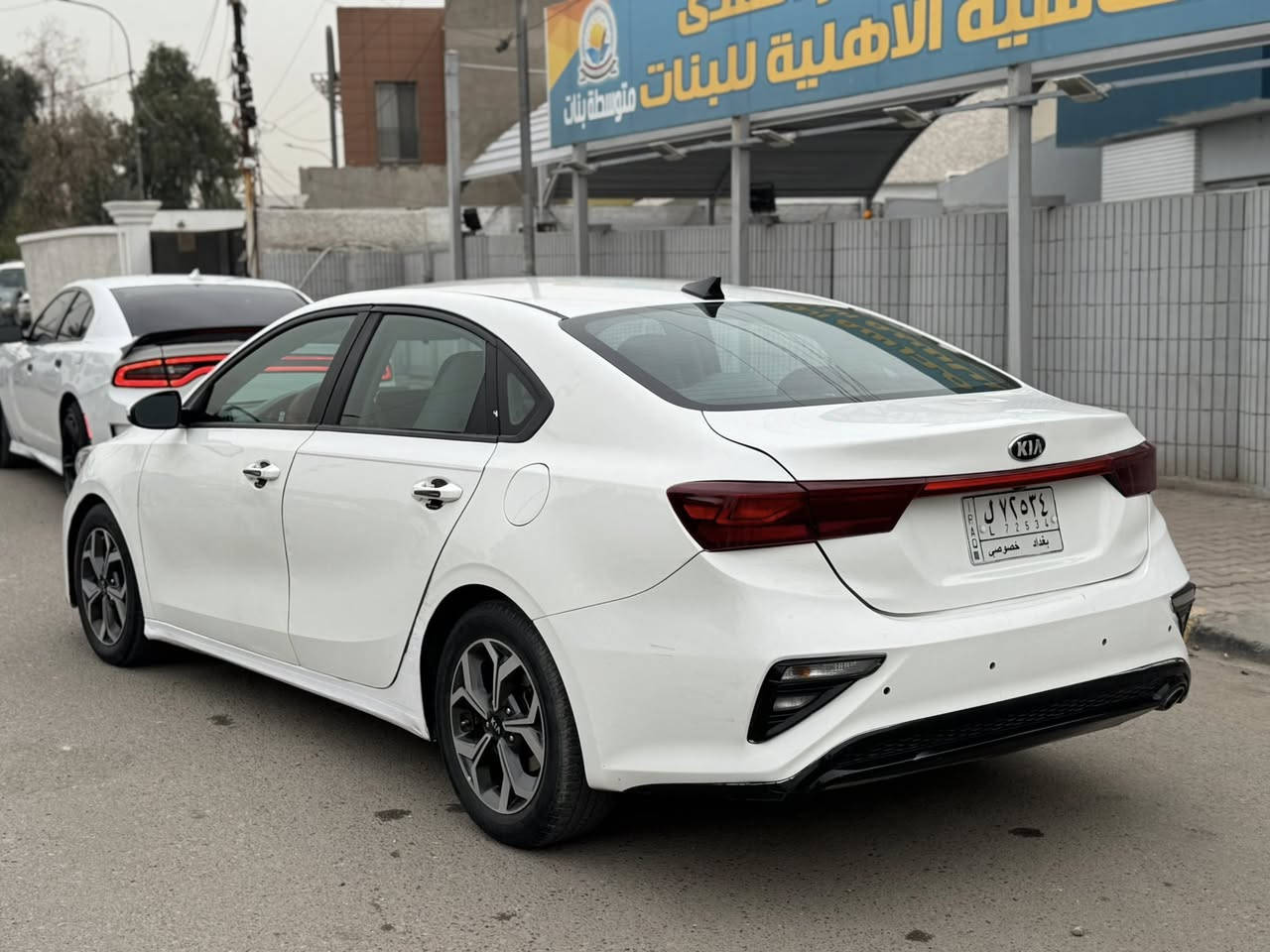 السلام عليكم ( مكلف بالنشر )
كيا فورتي ٢٠٢٠ حادثها بنيد وجاملغ بدون دواخل ايرباك الدركة فقط صبغ هنا بيدي قطعتين 
رقمها بغداد ب اسمي
مواصفات تحكم ستيرن ،مانع انزلاق ،ورادار تحديد مسار، وشاشة عطلات كروز سرعة  باقي المواصفات معروفة
السعر ١٣٥ بيها مجال بسيط 
مكانها الصليخ ***********
