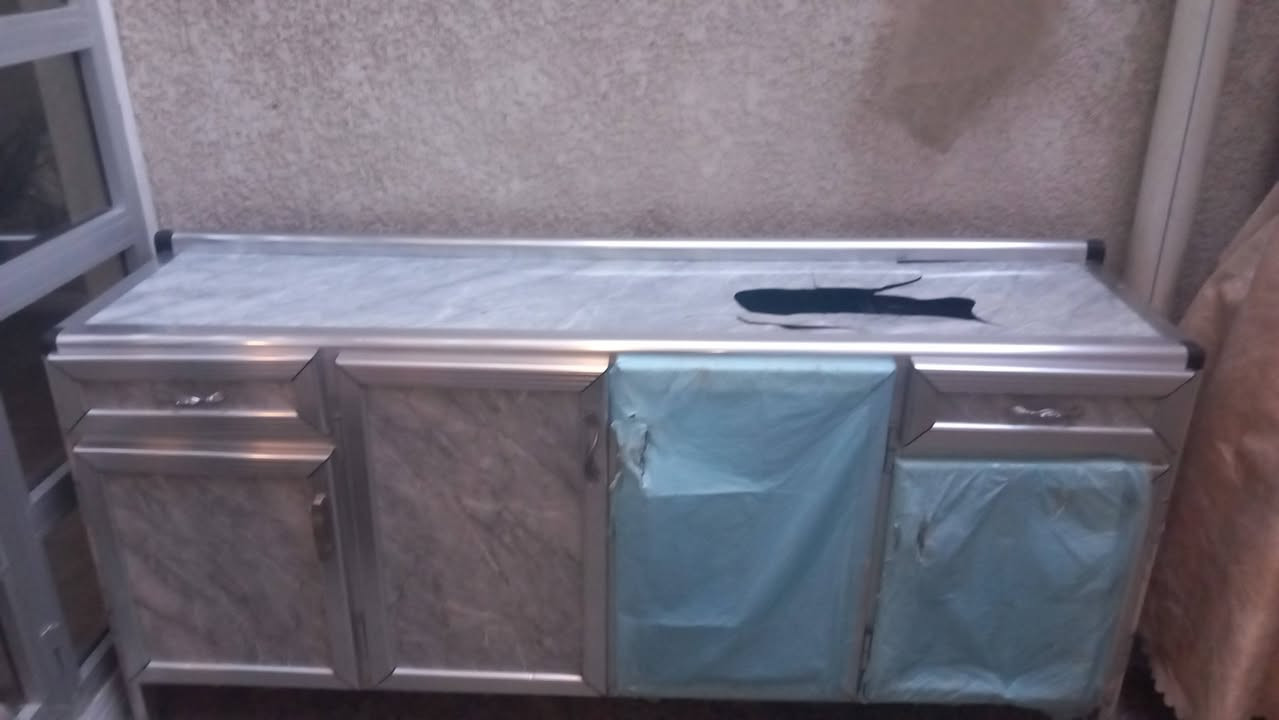 السلام عليكم كونتر المنيوم كلش قوي ونوعية زينه بي ضرر انو الخشبه الفوك شويه مكسوره والأبواب اني مغلفتهن بيهن مالتهن كاملات بس مكسور شويه وغلفتهن مكاني بغداد


**إذا كنت صاحب هذا الإعلان وتريد حذفه لأي سبب، رجاءا أرسل رسالة إلى الدعم الفني**