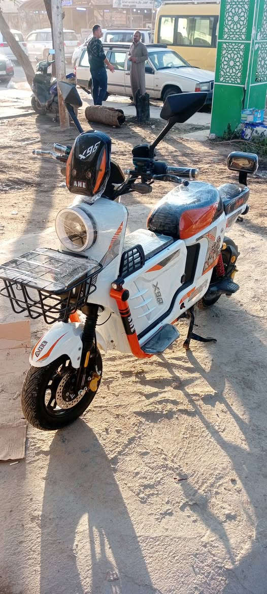 دراجه شحن للبيع 475من الوكيل جديده الشراي يتصل *********** x900 نظيفه معنه الكلمه
