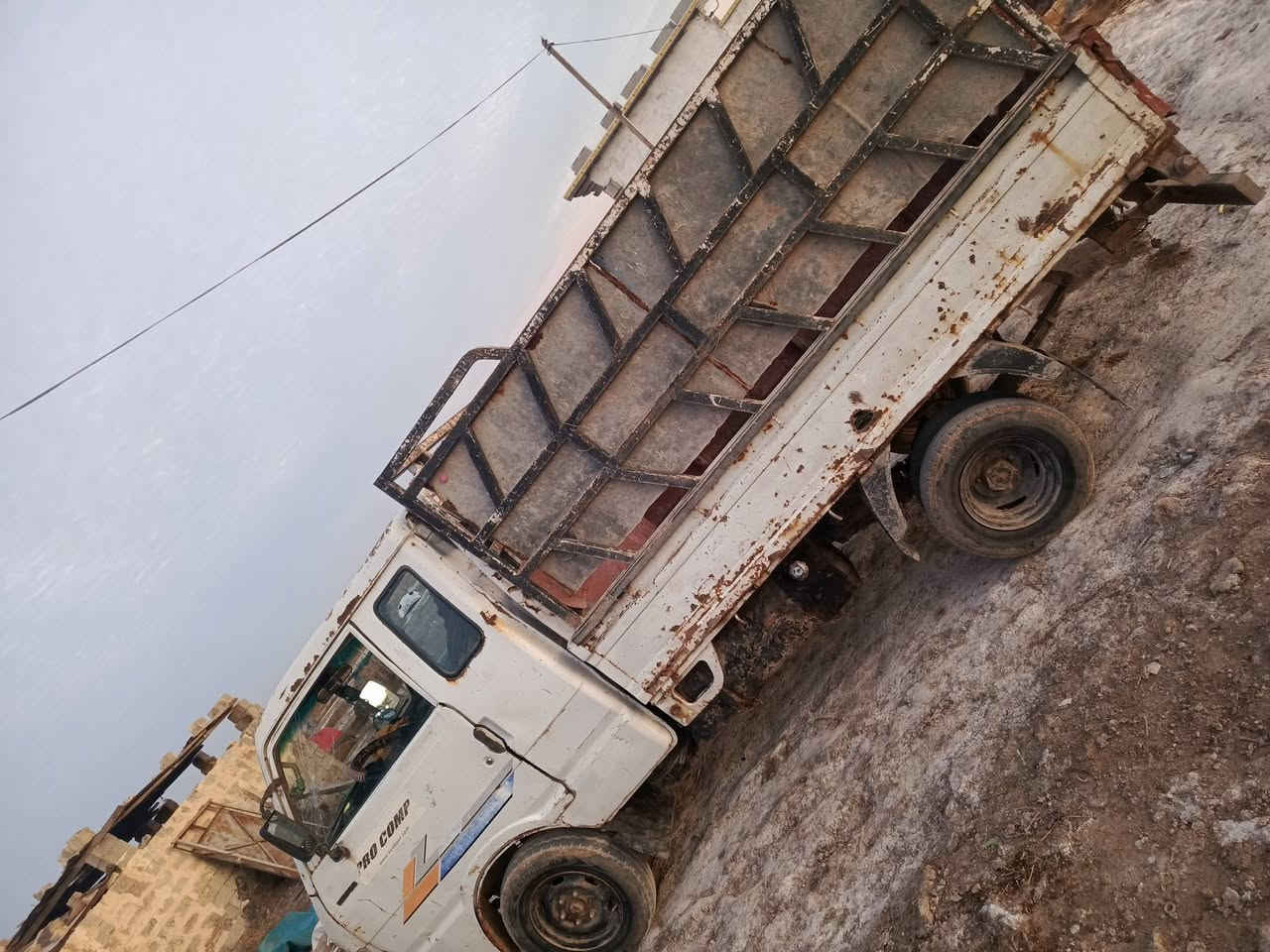 السلام عليكم كيا بنكو 93  رقم ديالى 6 جنكال  
مكينه بيها بخار سياره ابلاديه بدون صبغ السعر (28)وبيها مجال مكان السياره بغداد المعامل رقم 📱 صاحب السياره  ‏‪***********‬‏
