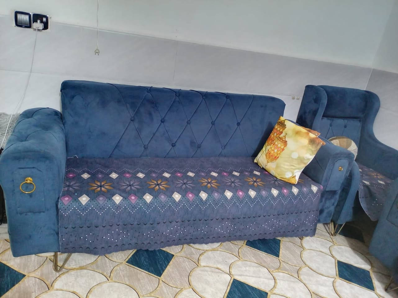 السلام عليكم تخم  ١٠ مقاعد.  وكاونتر.   مترين ونص للبيع بدون أي أضرار


**إذا كنت صاحب هذا الإعلان وتريد حذفه لأي سبب، رجاءا أرسل رسالة إلى الدعم الفني**