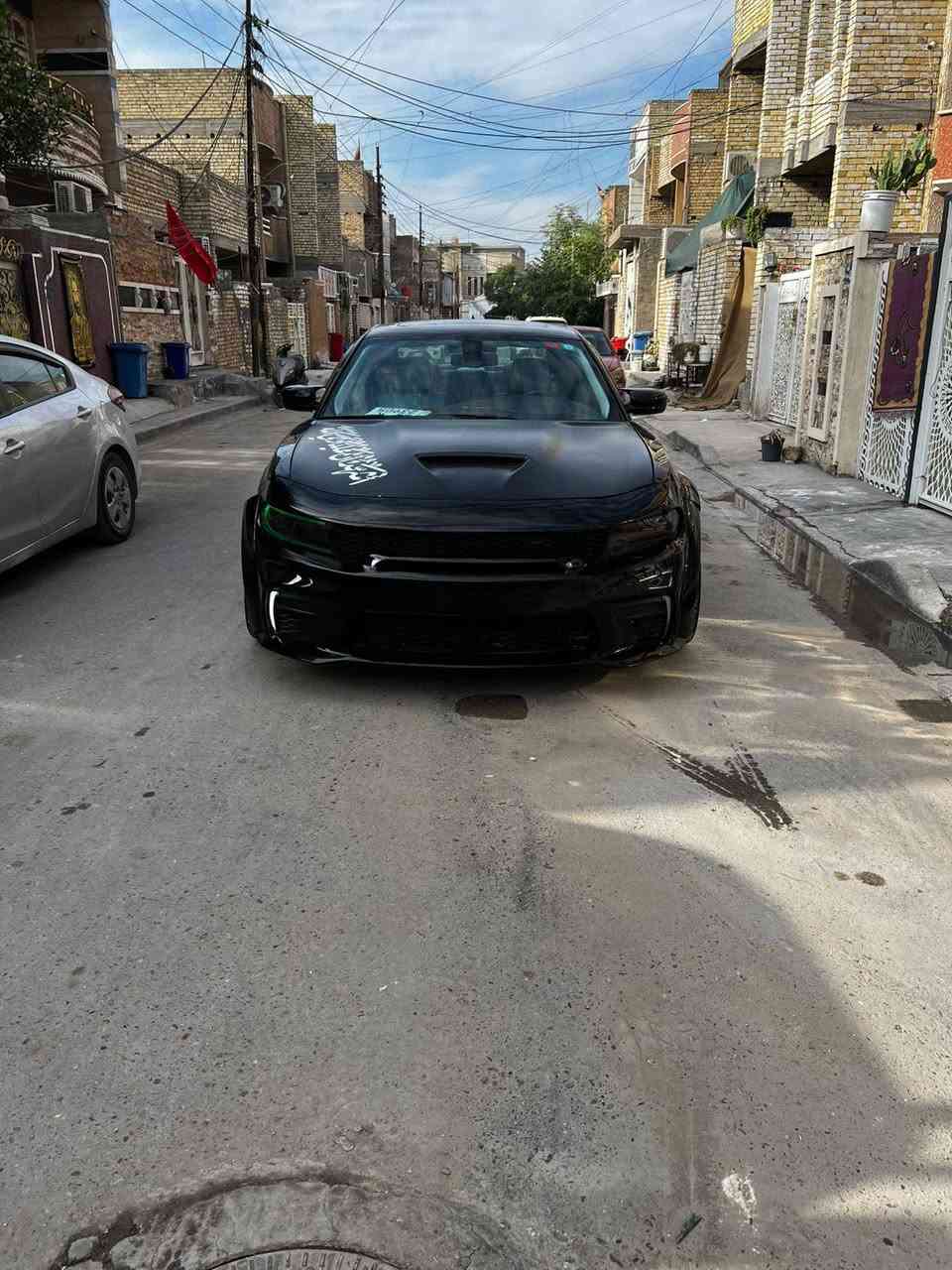 سلام عليكم *********** تصال وات ساب 
دوج جارجر مديل15راتي 5700 فول للخير عدا رادر امامي
سونار منشور  مع صور. سيارة مال جناي  
صدر جديد امامي خلفي صار 4ايام من مسويهن 
عليها كت وايد بدي 
وعليها دركة ار بي
عليها نانو سيارميك. ضمان 2سنة
عليها كزوز جديدريمونت شركة امريكية صوت حلو
ويل جديد مصار شهر من شادة 
غرفة جديدة يم حسين شمارة 
سيارة هواي بيها شغلات.تحديث. 
سعر 169بيها مجال 
مكاني بغداد الشعب
