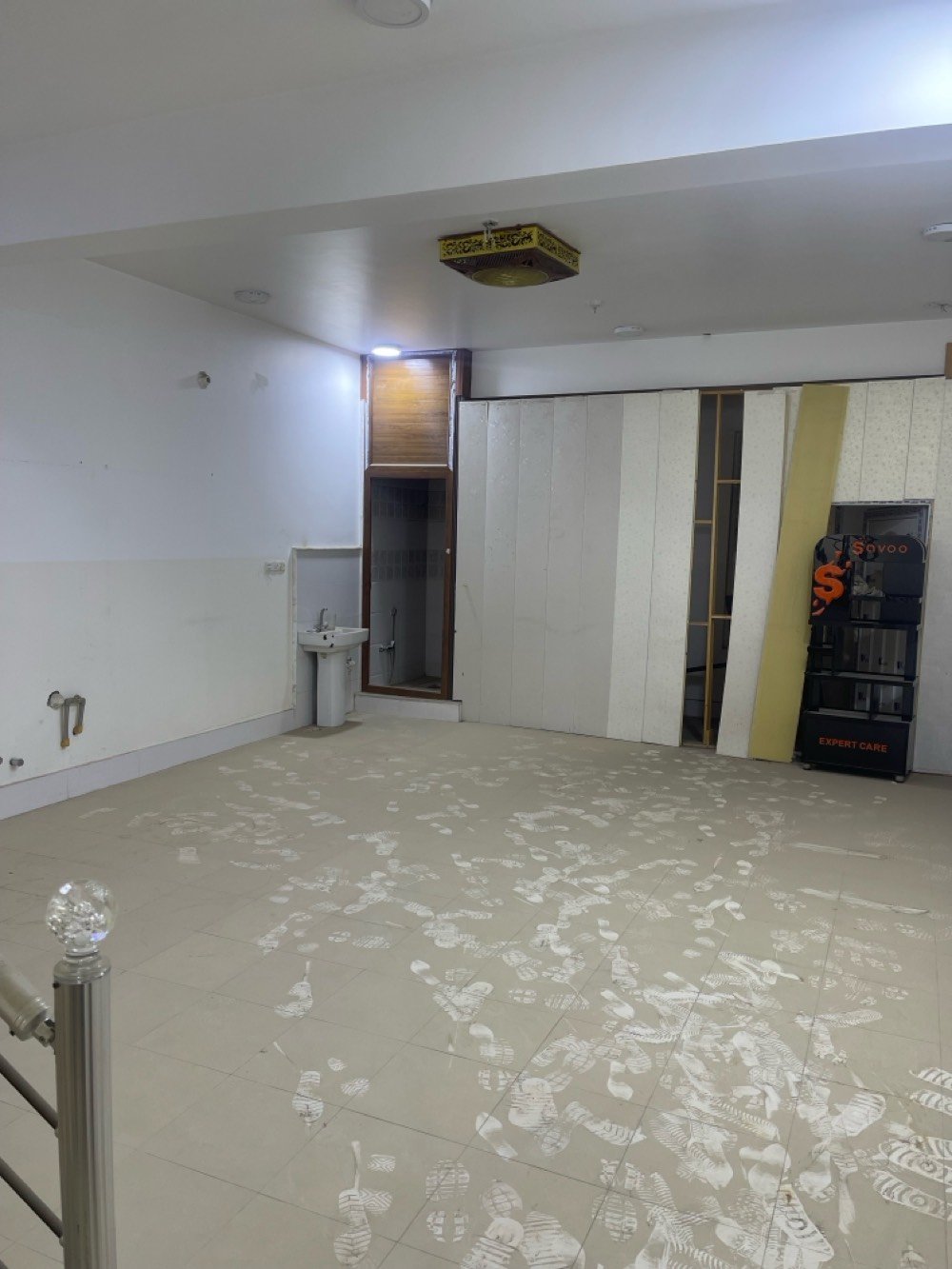 العنوان القطاع ٣٠ شارع المدارس 
العرض 5 ونص والنزال 10متر