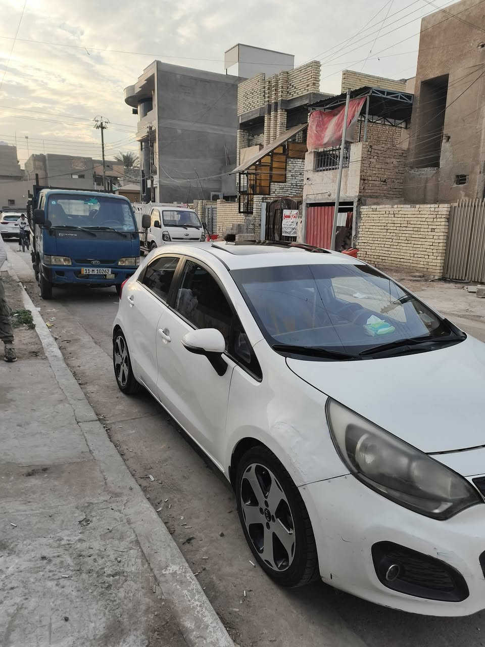 ‏سلام عليكم 
‏
‏كيا ريو للبيع 
‏مديل2013 
‏سياره فول مواصفات 
‏السياره باسمي تحويل ثاني يوم
‏السعر 80$
‏رقم الهاتف ***********
