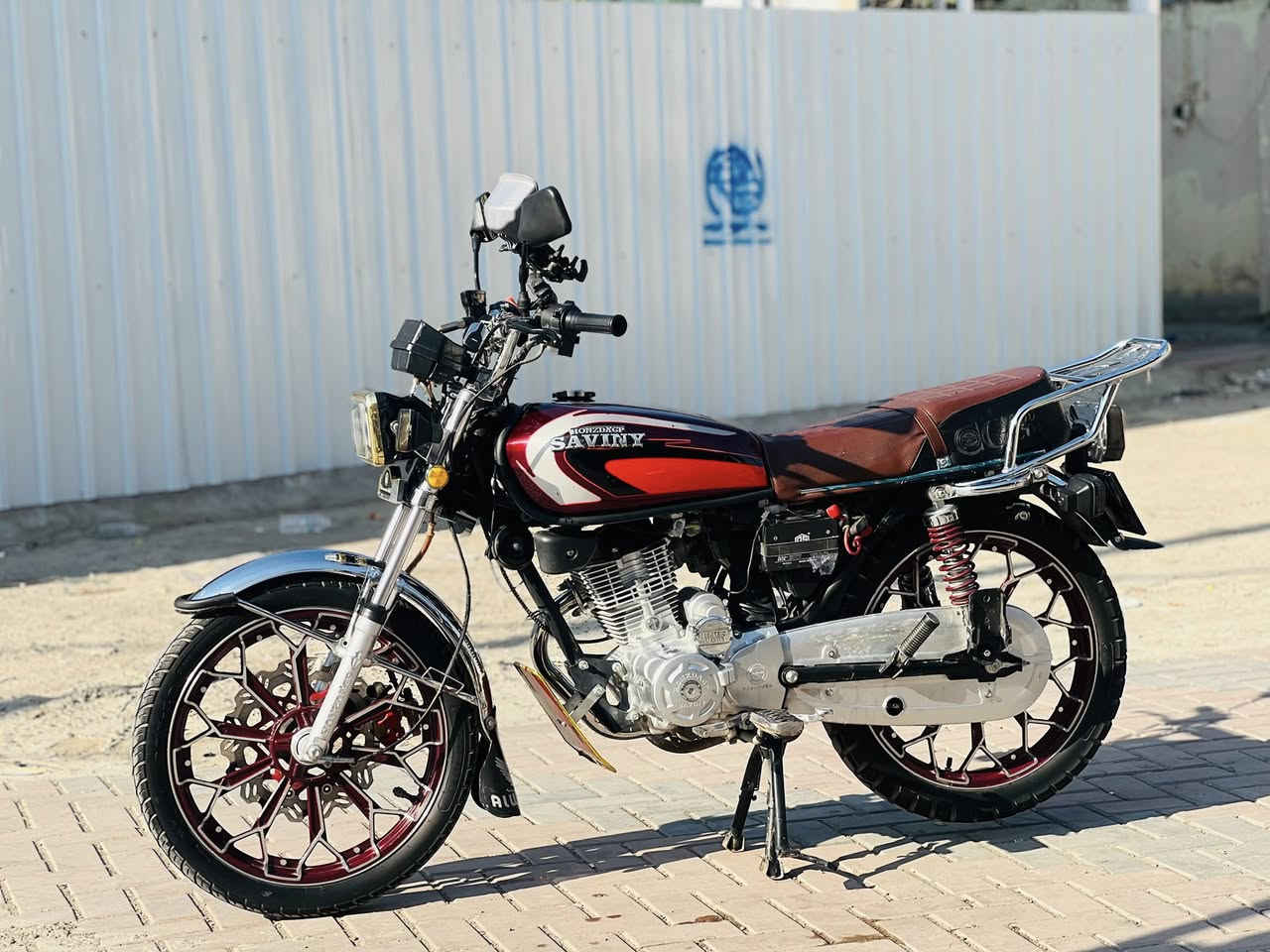 السلام عليكم
دراجه سيفان مكينه شرط برغي ما مفتوح موديل 2024 مكفولة من كلشي شرط شلعه ومعدل ع ال3 ترفع مال جنايه تأخذها ما تصرف عليها ربع شاصي شرط وايرمنيه شغاله الدراجه فوول 
 سعر 700 وبيها مجال خاص مفتوح 

 ***********
