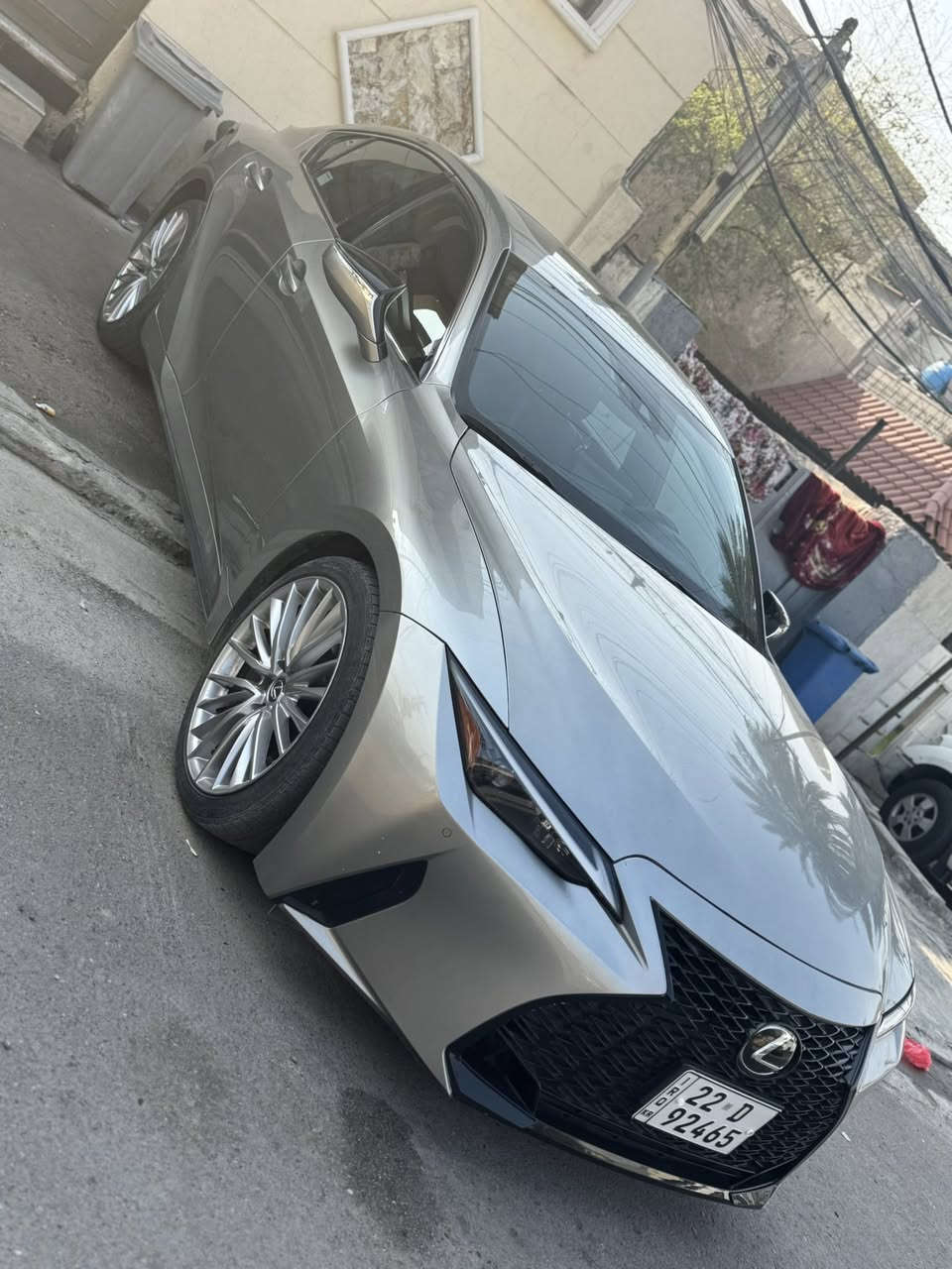 موديل 2022 is300
ماشية ٢٧ الف 
فول داخل احمر بدون ايرباك 
قطعتين صبغ 
مرقم اربيل بسمي 
***********
