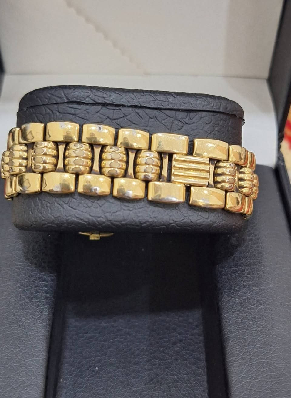 تحية طيبة 
كريستيان ديور
طلاء ذهب بالكامل 🪙
نظام ميلين 2️⃣
سير زنجيل 🔗
منفذ العرض التاريخ 📅
نظافه منتازه ✔️
قطر رسمي 
كوارتز 🔋
مكينه خاصه ثري فايف 
السعر ١٢٠$


**إذا كنت صاحب هذا الإعلان وتريد حذفه لأي سبب، رجاءا أرسل رسالة إلى الدعم الفني**