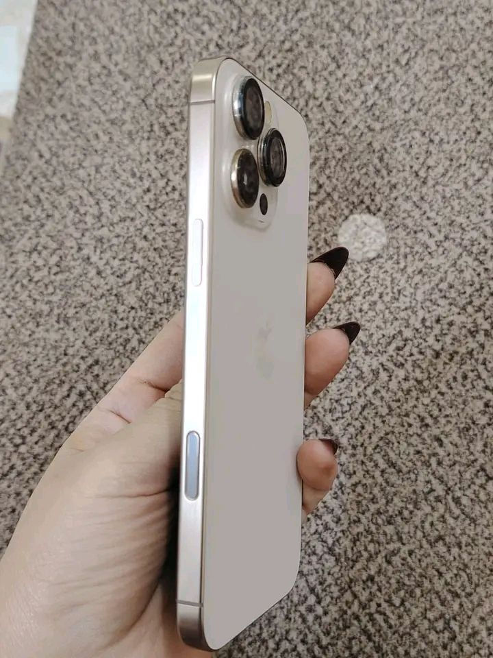 السلام عليكم ايفون 16برو ماكس للبيع بطارية 96استخدامة قليل كولش مكاني بغداد او ديوانية موجودة واتساب وعلى الخط ‏‪
‏‪0786 693 3445‬‏
