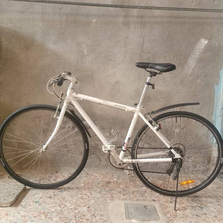 سلام عليكم شباب 🤝
متاح c700,, حجم 28،، الفريم 460،،مال حاوية،، 
معدن // المنيوم خفيف جد 
مريح 😊 سلس بل سياقة 
بريكات // كير شغال 7 سرع ب 1 امامي
تايرات كتان اصلي جدد،، درجة مامستخدمة وضع الشركة،، تاخذة وتروح بدون ما تصرف علي ربع 
سعر 130،، فقط،، مكان بغداد  بلديات،


**إذا كنت صاحب هذا الإعلان وتريد حذفه لأي سبب، رجاءا أرسل رسالة إلى الدعم الفني**