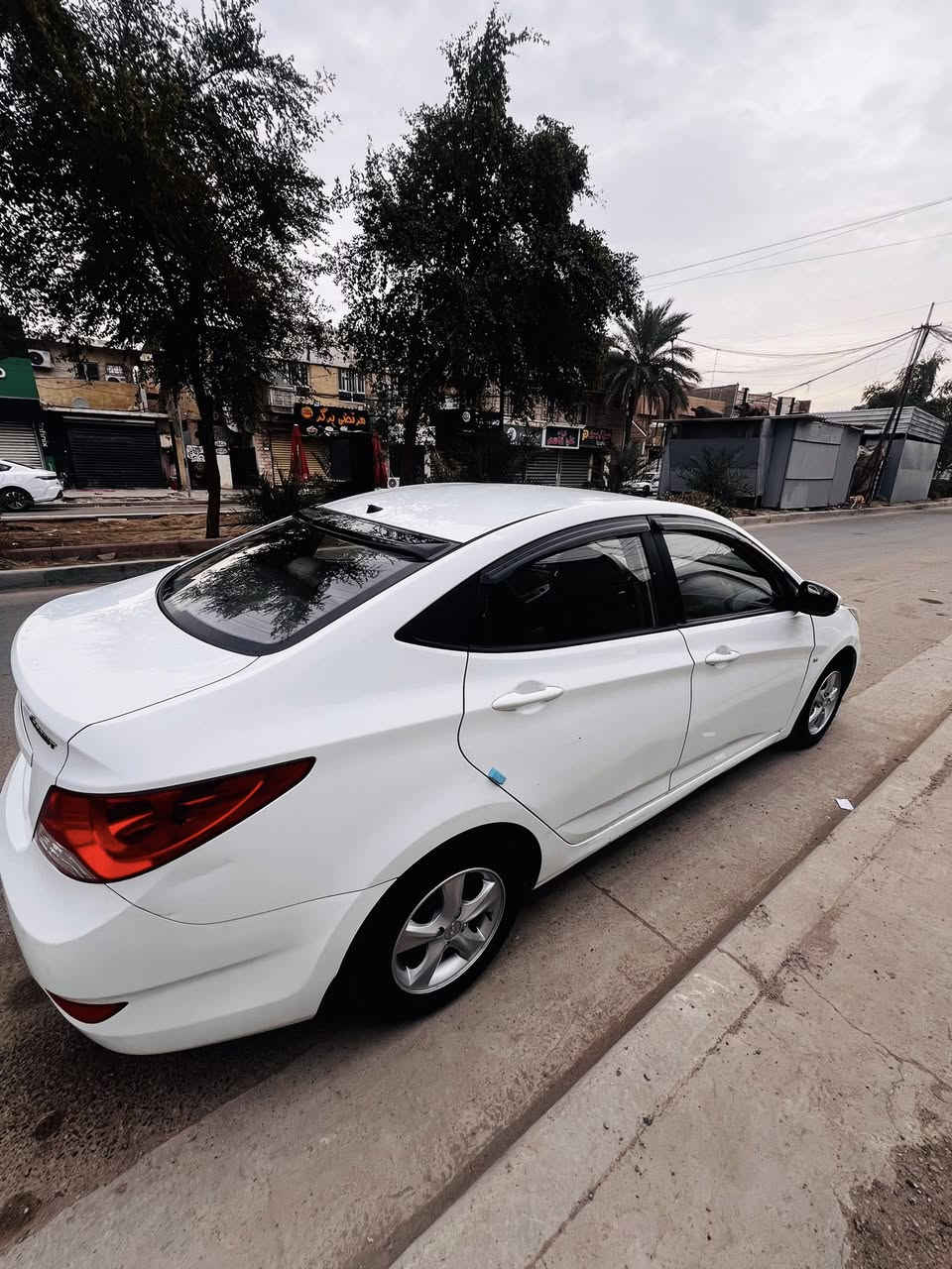 السلام عليكم
اكسنت موديل 2013 خليجي 

محرك 1600 قطرتين المرغوب مكفول من تبخير وتنقيص  والفتح كير مكفول 

رقم بغداد باسمي انكليزي الجديد تحويل مباشر سياره بيها بارد قليل جداً موضح بلصوره بلباب الخلفي والدوسه مال سياره صدر خلفي امامي جيد جداً ناعمة تبريد تدفئة كهربائيات شغاله شاشة 
نضام eco مكان سيارة بغداد الغزالية السعر 106 اتصال ع خط فقط *********** اقرا المنشور واتصل الخاص مغلق
