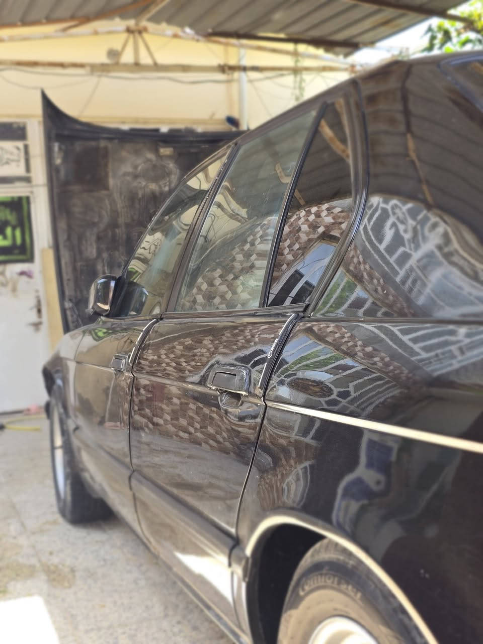Bmw730 .6
تبريد ثلج 
كشنات تحكم 
سياره بلاديه قطره معجون مابيها 
مصبوغه فقط 
سياره متصرف عليه ربع 
وين ميعجبك تروح بيهة 
ترايك 250 
صرفيه البانزين عتيادي 
حاله حال اي سياره 6
سعر 61 وبيه مجال قليل 
مكاني واسط عزيزيه 
***********
اسف عل اطاله 🫡
