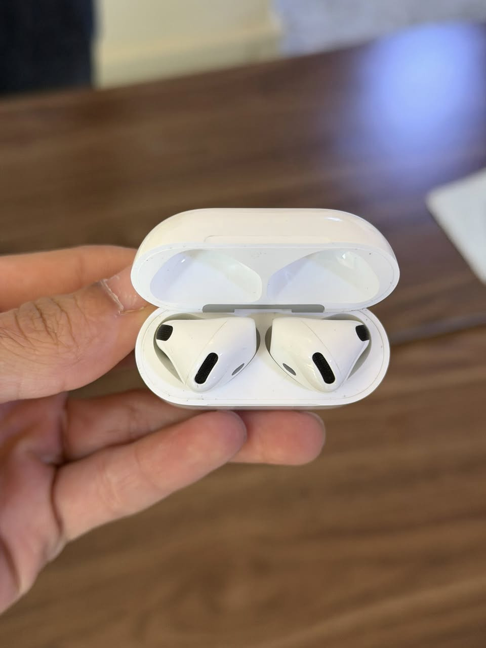 Airboods4
للبيع ايربود 4 ام العزل بدون لاستيكة 
داخل ضمان بعدها مستعملة شي جداً بسيط 
نظافتها 100‎%‎‎

السعر :150 علماً الجديدة 190 الف 
مكاني بغداد الغزالية :***********
