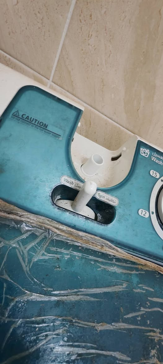 غساله الحافظ ١٨ كيلو
تغسل لحاف وتغسل بطانيه
بعدها بجيس الشركه ومابيها اي ضرر ولا شخطه
نصف اوتوماتيك يعني تخلين الهدوم بلجفافه وتفتحين مي هي تشطف وتجفف بنفس الوكت
والضمان مالتها وياها

سعرها ب١٧٥


**إذا كنت صاحب هذا الإعلان وتريد حذفه لأي سبب، رجاءا أرسل رسالة إلى الدعم الفني**