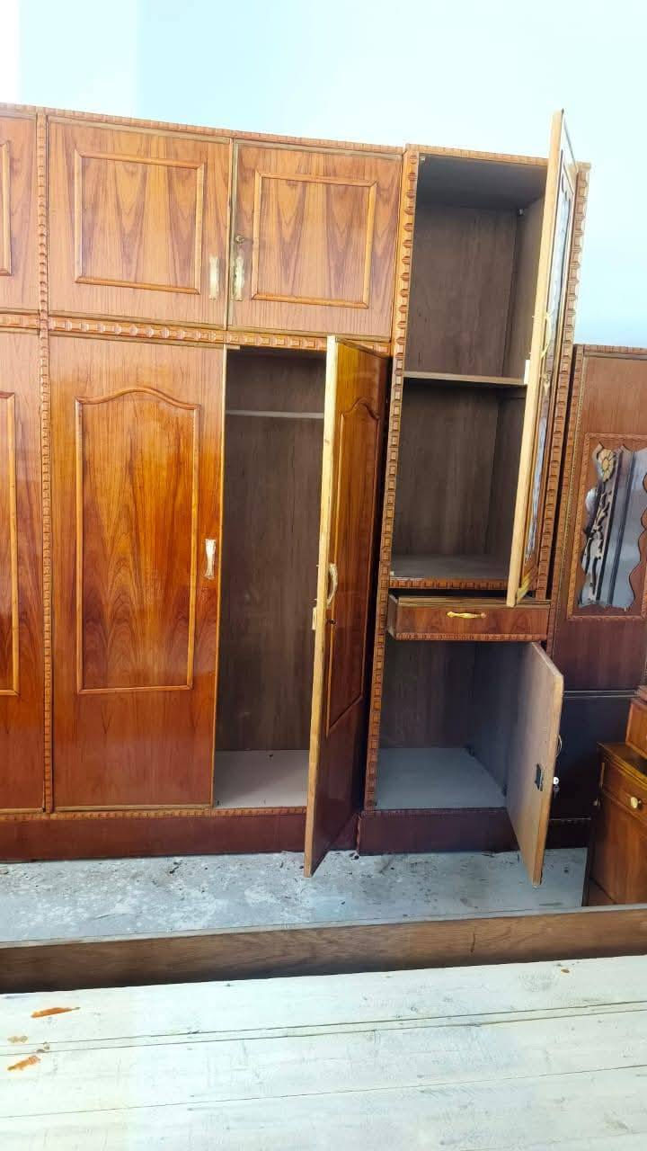 غرفه احطاطه 6 باب ملحق
صاج داخل خارج 
نضيفه اي ضرر مابيها 
مكانها الخالص ..عرب شوكه 
للاستفسار الاتصال ع ***********
