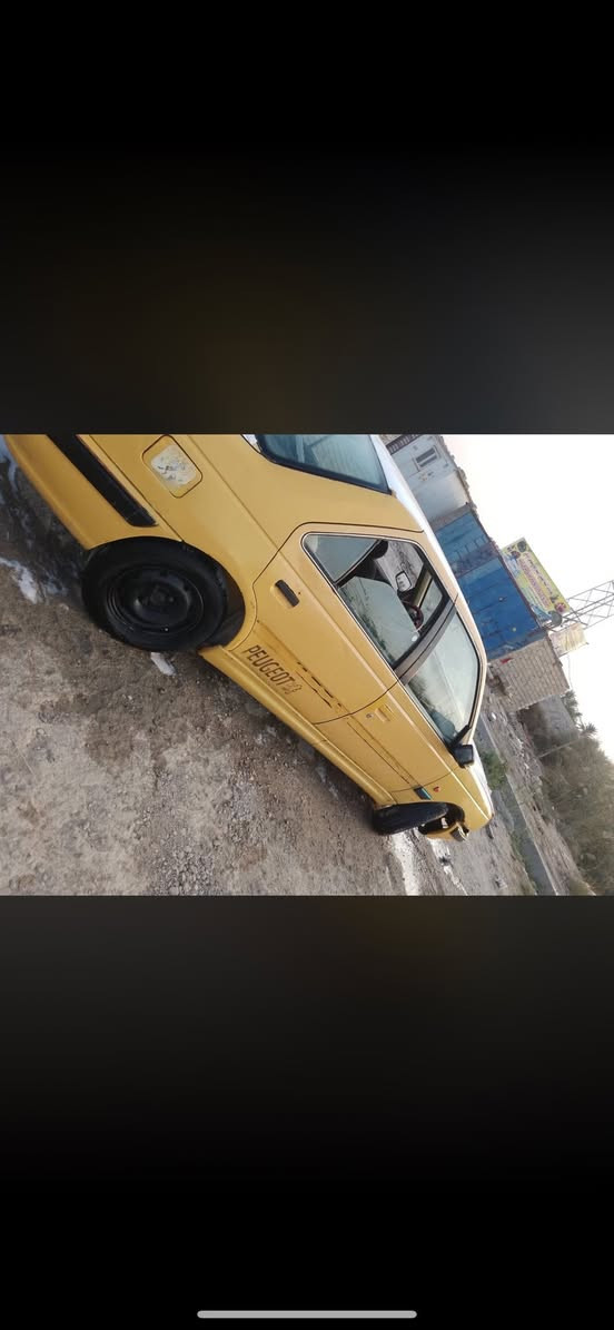 بيجو بارص 2011  بديها حلو مكفوله من الضربه سياره محرك ستوه مجفت كيرها حلو  ابيع كوم حديد رايدلها ترتيب كهربائيات وارقامها علاستلام  يعني تجي تاخذها سحب  مكاني البصره راعيها موجود سنويه لل29 
سعر 18 وبيها مجال ***********
