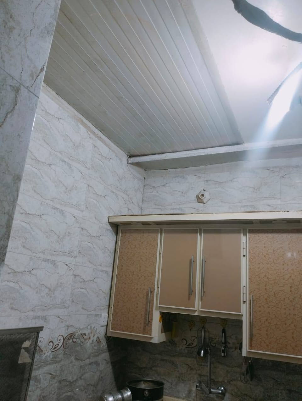 سلام عليكم دار للبيع مساحه 100 تمر طابو ملك صرف 
بناء طابوك قرب منطقه الشهيد رائد ثاني فرع عن تجاري سعر53وبي مجال الستفسارع خاص بخدمتكم *********** وتساب
