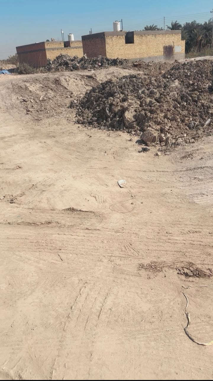 يوجد قطعه زراعيه شارع ٣٠ وتنزل بلفرع تبعد عن شارع ٣٠ خمس قطع قريبه المدرسه الصينيه كافت الخدمات متوفره ماء مجري كهرباء المساحه ٢٠٠ متر للستفسار *********** وتساب
