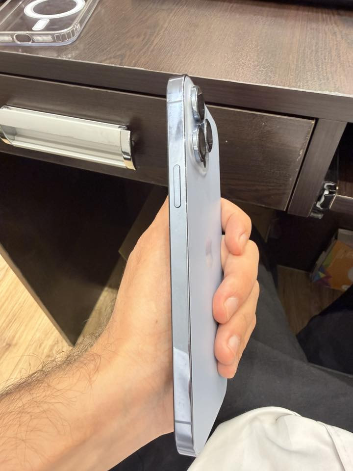 السلام عليكم 13 برو ماكس عربي شرق اوسط الحهاز بلادي بطاريه 79 سعر 715 مكاني بغداد رقم/***********
