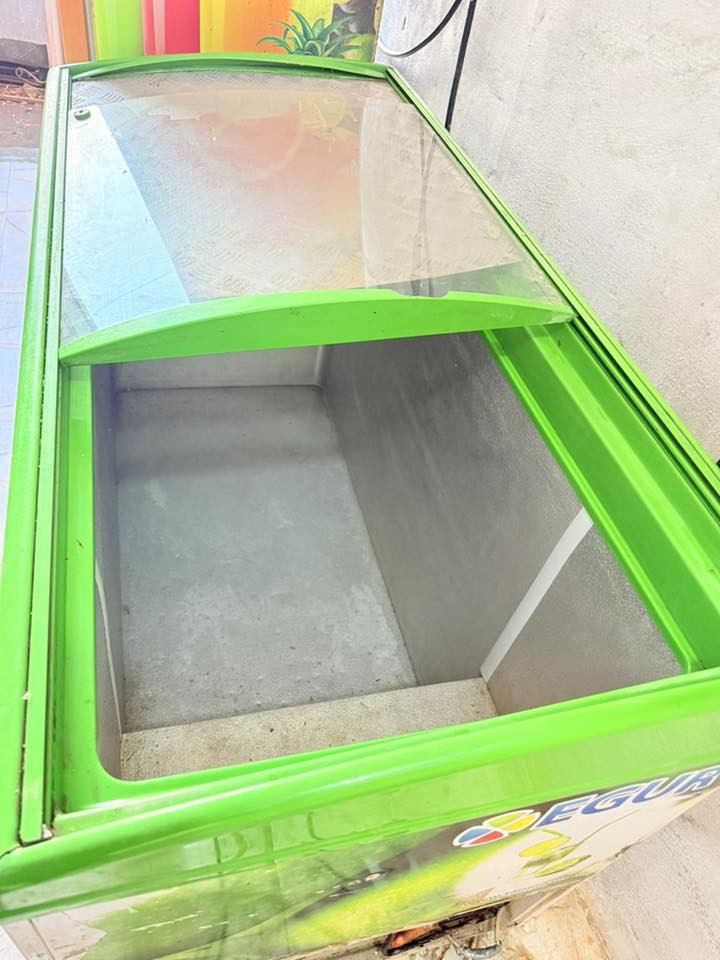 عارضه شرط التجميد ومجمده عارضه شرط التجميد والنظافه مكان الشطره قرب المقصبه القديمه ..واتساب او اتصال***********
