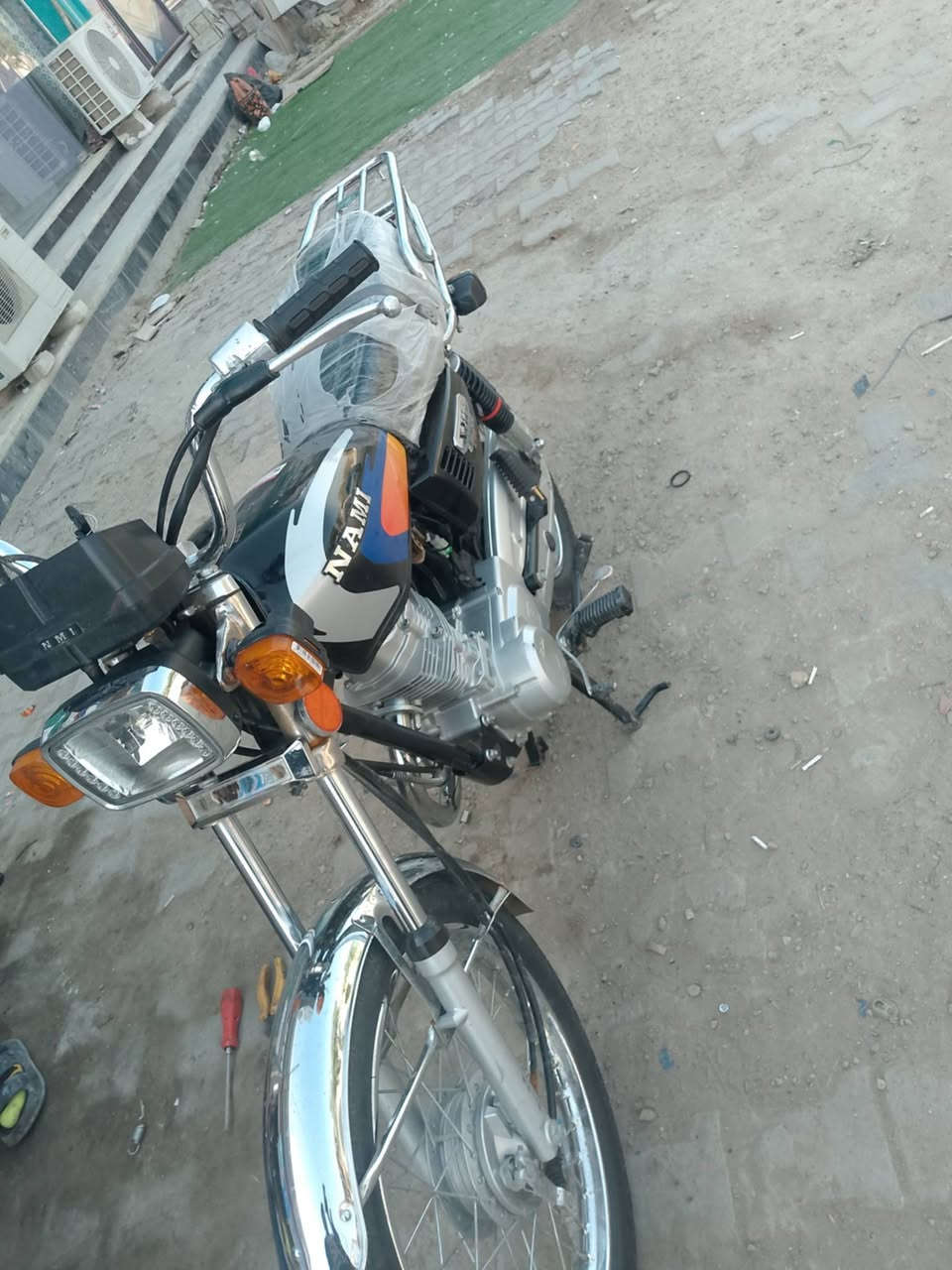 سلام عليكم درجة للبيع موديل 25 تعمير اغراض شلامجه  اوراق سكنر الدراجه شوفه عينك نظيف رايدها 700 وبيها مجال المكان كربلاء هذا رقمي***********
