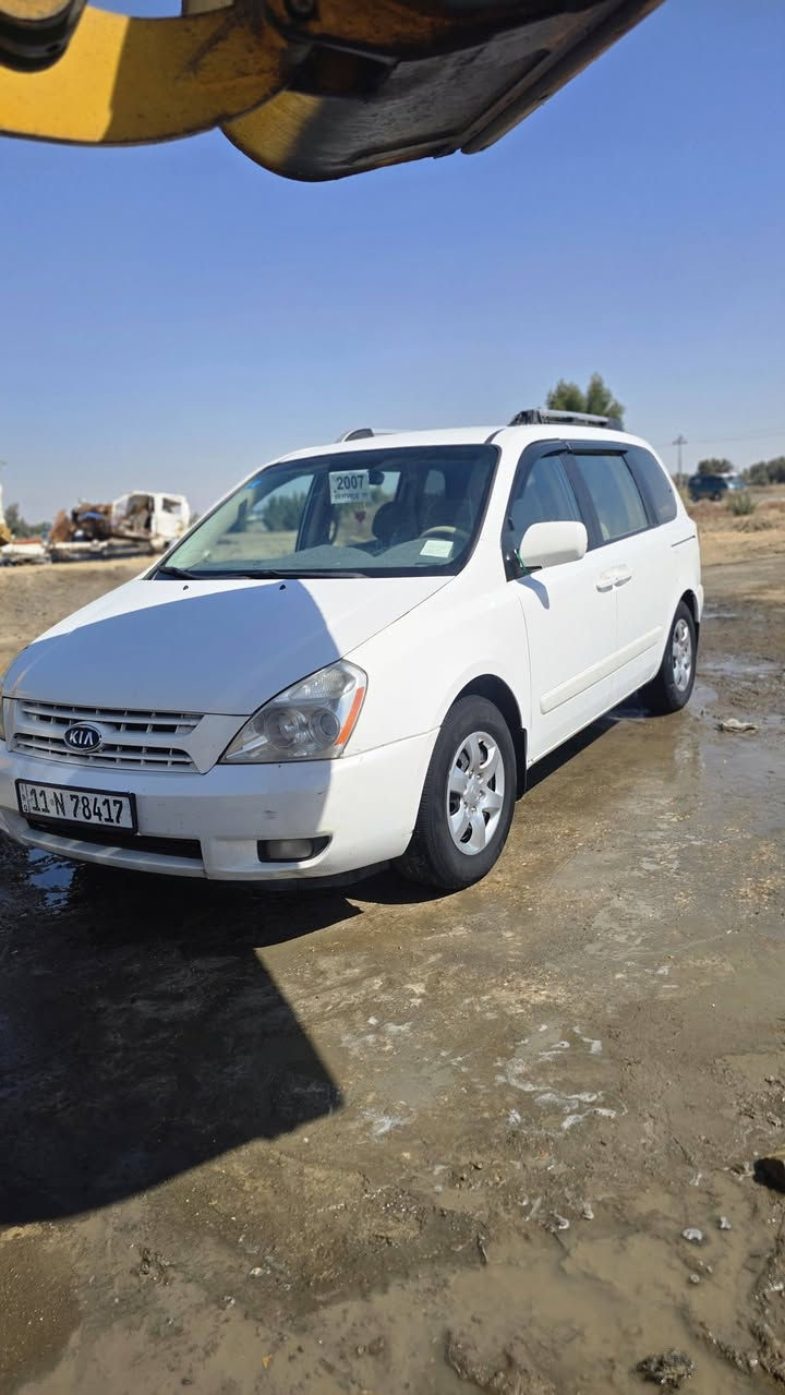 سلام عليكم  كرنفال سيدونه البيع كفاله عامه بيه بس جاملغ المامي  موديل 2007 كير محرك بلادي  تايرات ستوني بدلهن سياره جانيه وخصوصي سنويه جديده وبسم ابن عمي رقم بغداد دولي 
سياره متعوب عليه العنوان  حله شوملي 
رقم المبايل ***********
