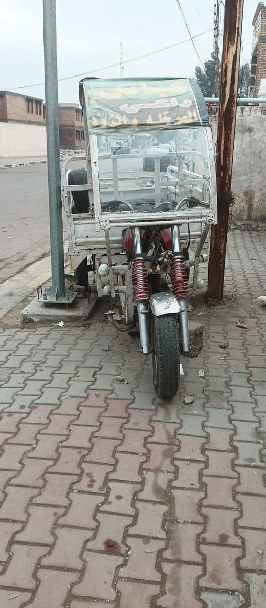 سلام عليكم ستوتة الابيع محركه امجفد جديد بس ركبته ملحومه سعر350مكاني بغداد الحسينية تواصل على هاذ رقم ***********واتساب
