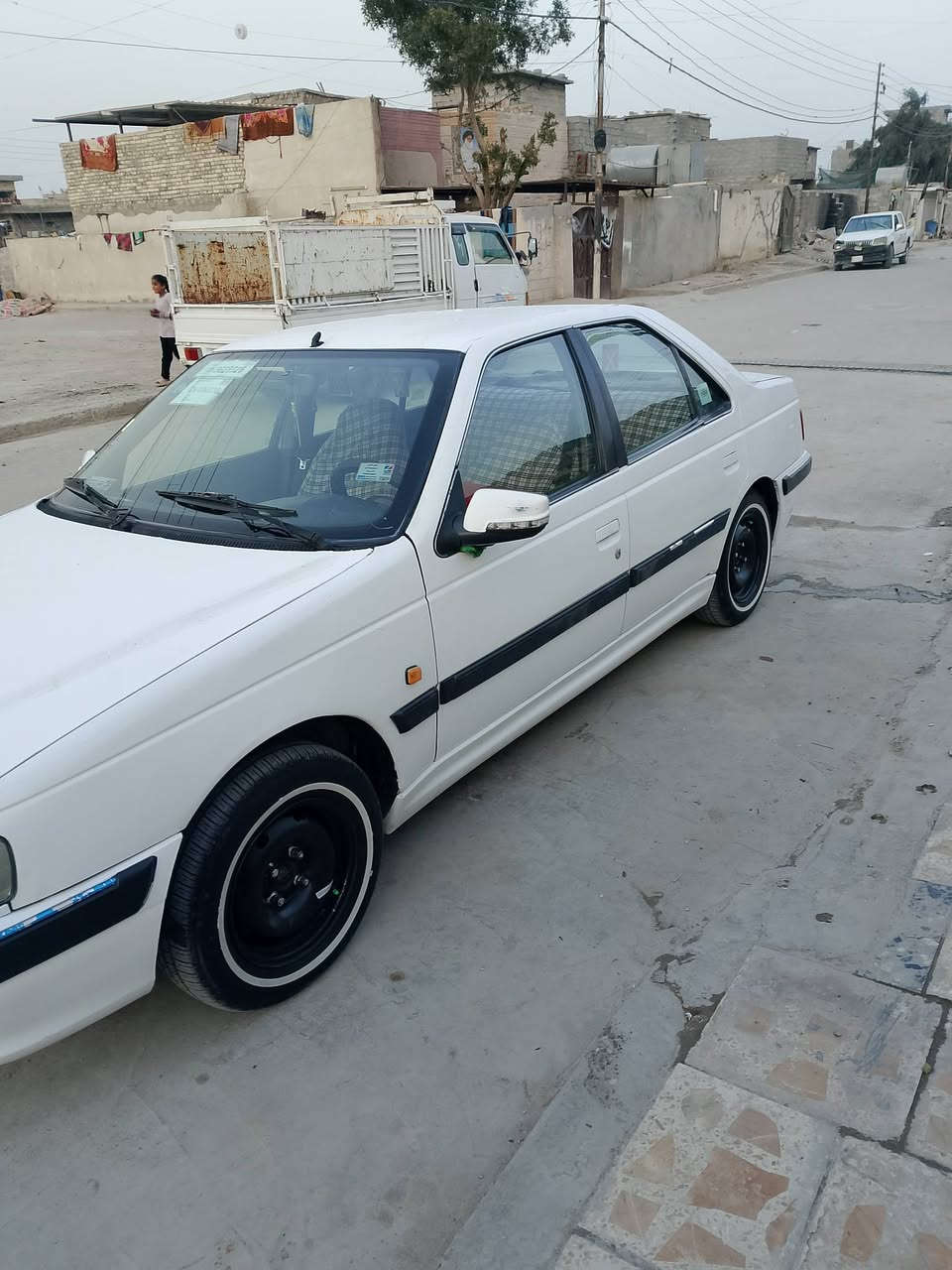 بيجو باص خصوصي بغداد بسمي تحويل ثاني يوم موديل 2011 مكفوله ماعده البنيد طاير السعر 48 وبيهه مجال مكان السياره بغداد حي النصر هاتف ***********
