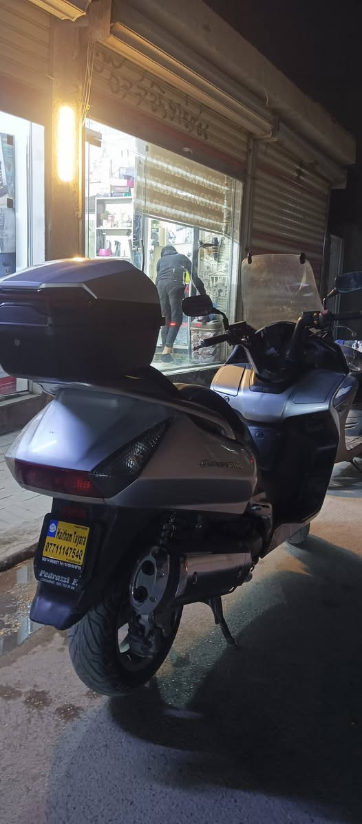 سلام عليكم سلفر ونج للبيع مكينه 600 وارد امريكي سرعه 200 مكينه خير من الله لاتنقيص لا تبخير شلعه ومعدل اتشك الكاع كهربائيات كلهاا شغاله لايت زنون عالي ناصي دبلات شغاله طستهاا تخبل  السعر 17 وبيهاا مجال حق الجيه  دراجه تخبل وبلعافيه علياخذهاا  ☘️✨
📍عنواني بغداد شهداء العبيدي الثالثه 📍
*********** الشراي يتصل وعيوني اله يدلل
