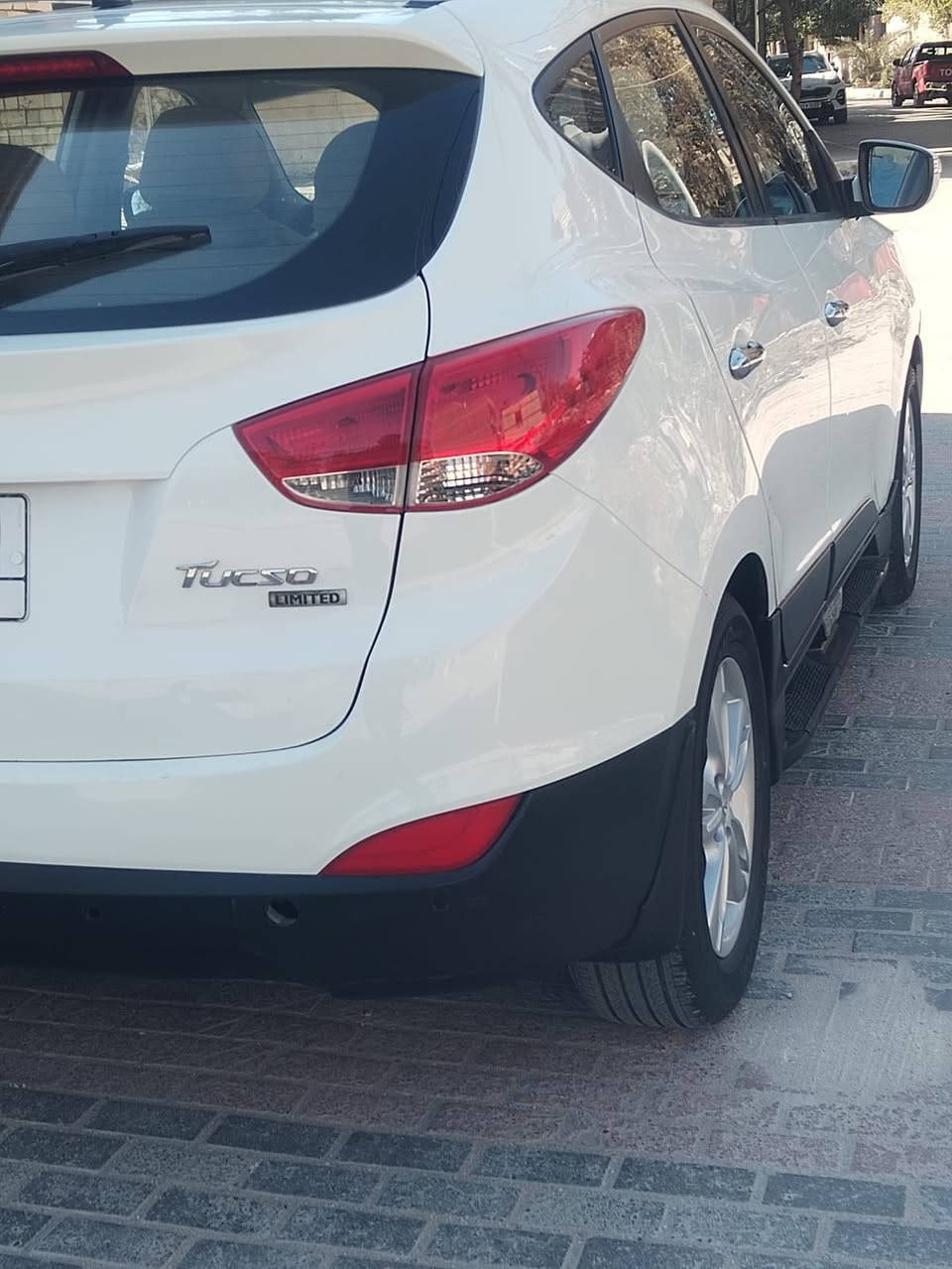 سلام عليكم
للبيع توسان 2011 خليجي سياره جديده جاهزه من كلشي 
فول موصفات للأخير 
مكينه2400دوش 
مكيه كير حداديه تخم تاير تبريد 
كله جديد رقم بغداد مشروع وطني تحويل ثاني يوم السعر 134وبيها مجال لاتصال***********
مكان السياره كربلاء قرب لامام عون
