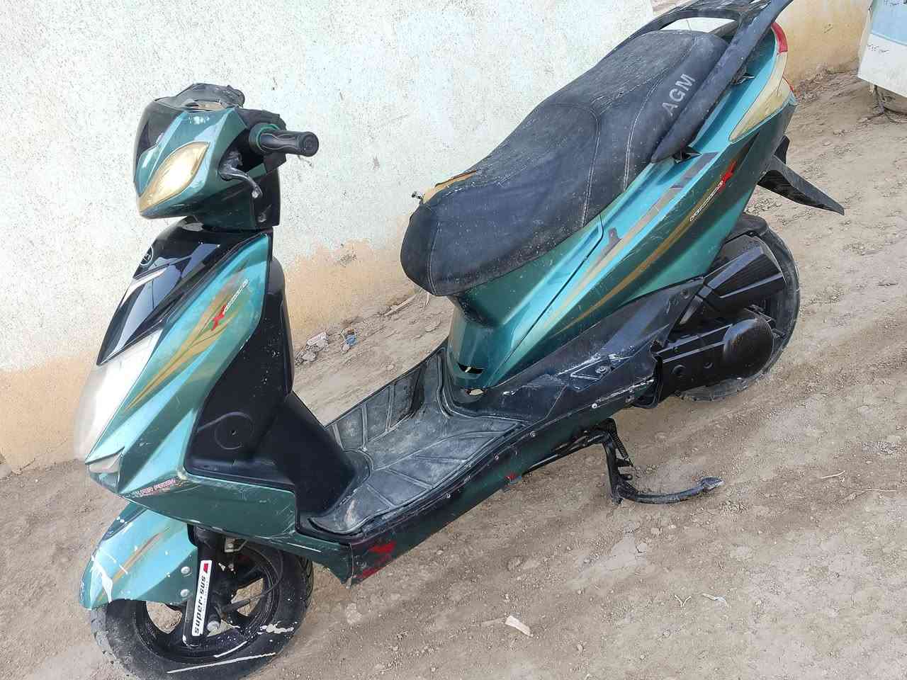 دراجة لبيع نضيفة بصمة وسلف
بين شطرة والغراف السعر خاص رقم ***********
