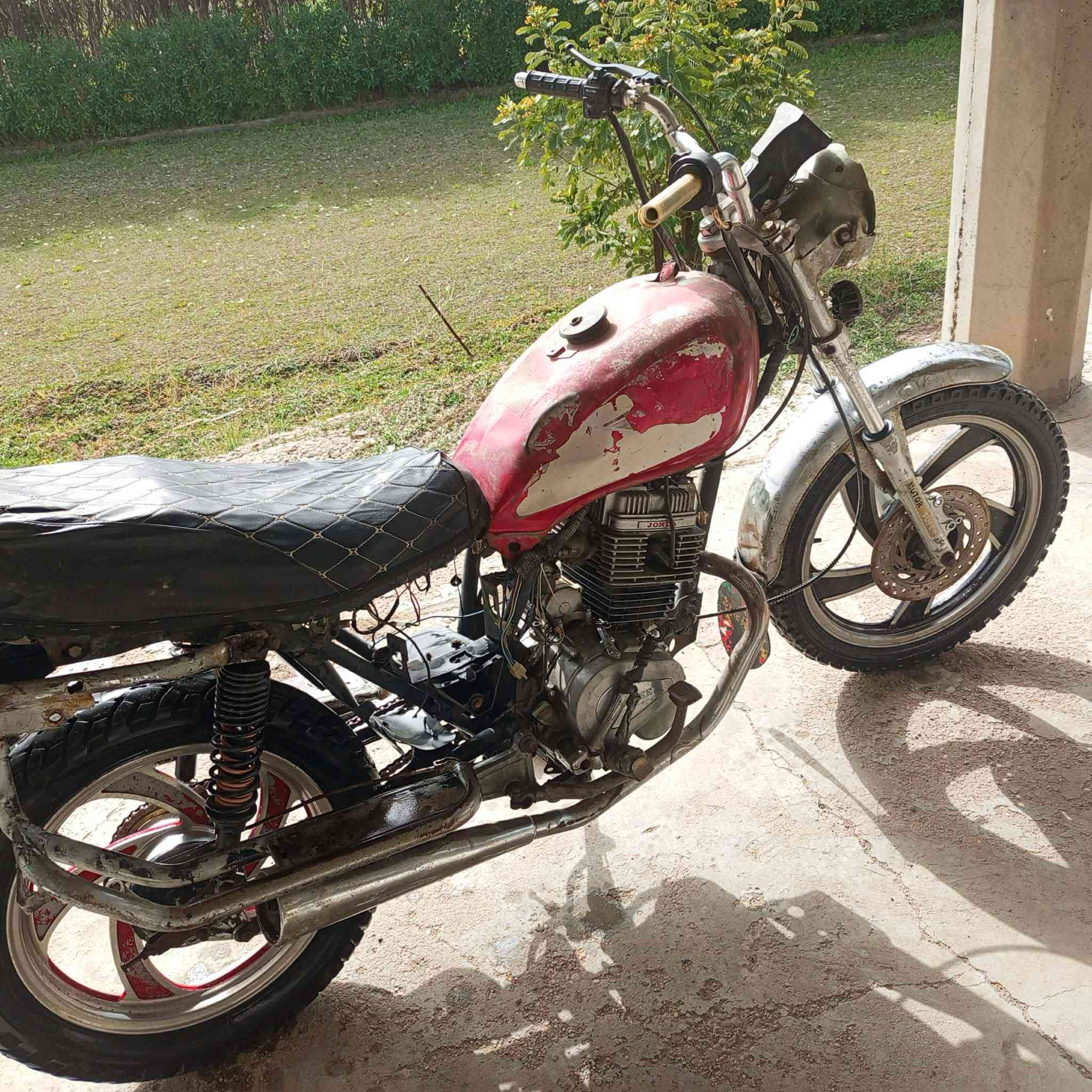 دراجه للبيع السعر 120 الف وبيه مجال  هذا رقم صاحب الدراجة ***********
 موجود واتساب
