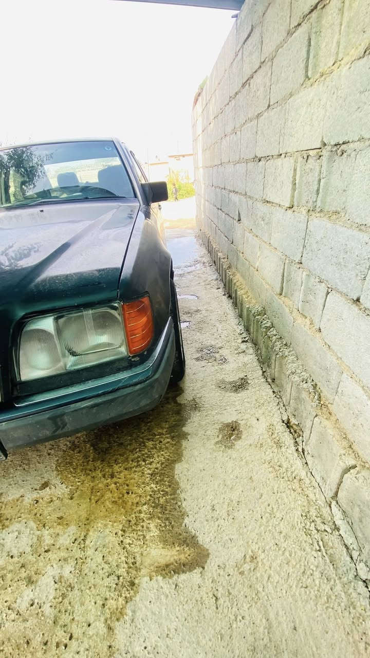 سلام وعليكم 
مرسيدس بيبي
محرك 2.5بطه ديلكو
قواعد دبل بلاد 
راقم انكليزي ديالى
الستفسار اتصل على هاذه الرقم ***********
***********
