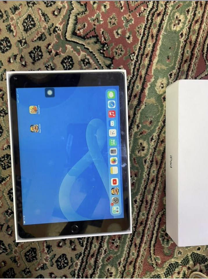 سلام وعليكم ايباد 9البيع ما مفتوح مكفول كفاله عامه ايباد سعر 300 وبي مجال مكان البصره التنومه رقم ***********
