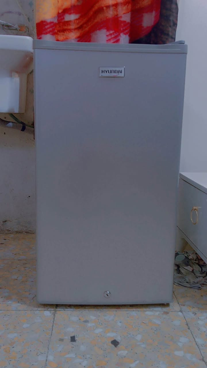 ثلاجه هوندا لون رصاصي شغاله وجمد مكاني بغداد م.الصدر *********** بغداد, العراق
