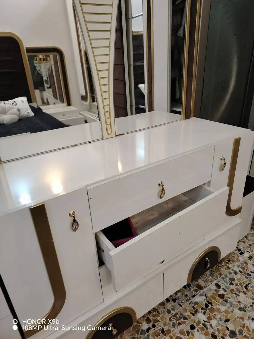 غرفة تركي 9 قطع استخدام قليل 
مكان موصل حي السماح
سعر 950 بيها مجال للشراي 
تفاصيل اكثر راسلو الصفحة 

♦️ملاحظه استقبل غراض بيع العندو ايدز خاص بعموله بسيطه ♦️


**إذا كنت صاحب هذا الإعلان وتريد حذفه لأي سبب، رجاءا أرسل رسالة إلى الدعم الفني**