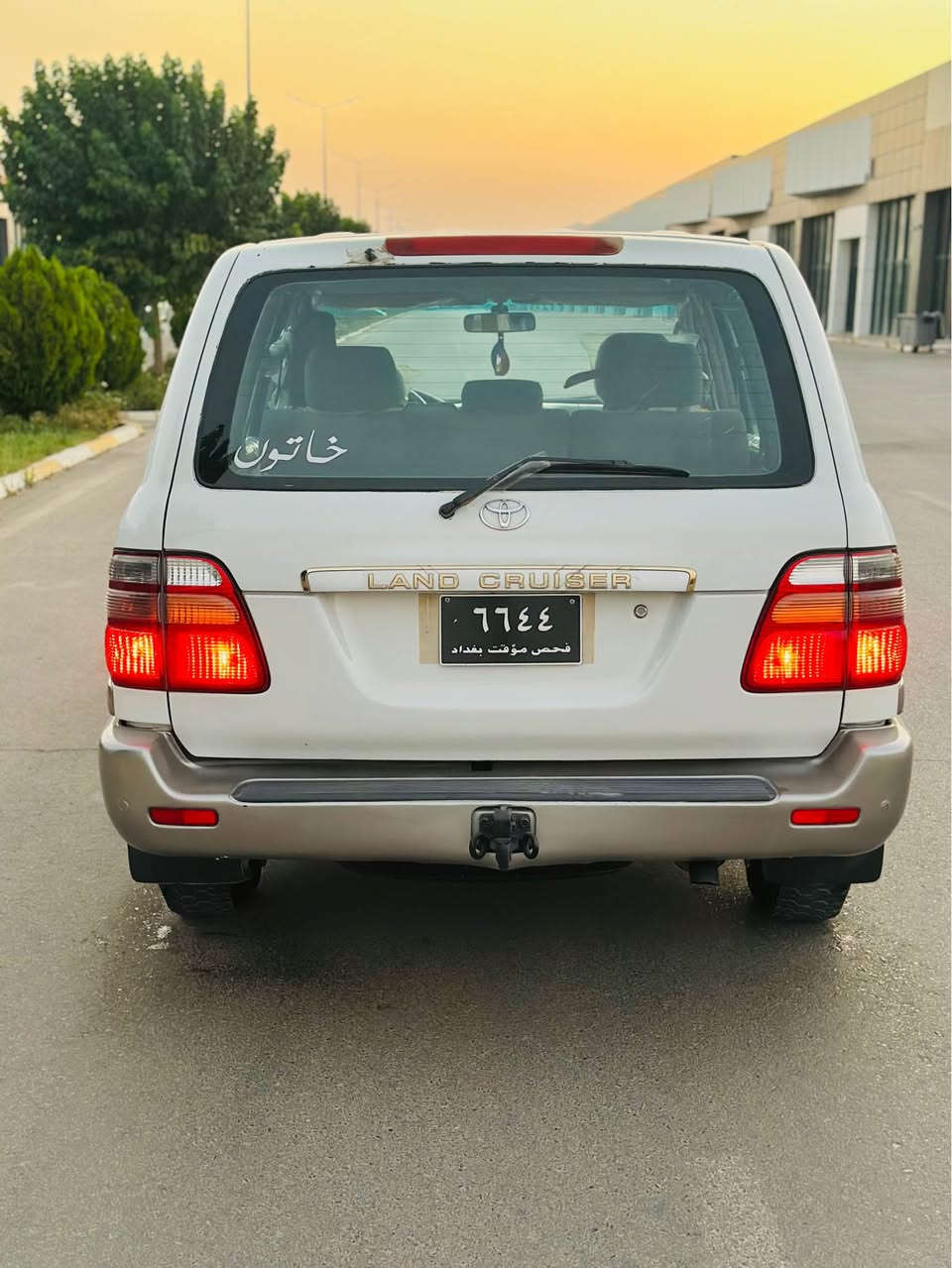 مۆنیکای ٢٠٠٢ی ساغ دووبەی 
سێ روبعی دوا لێگزز 
بەس شوێن لەزگەکانی بۆیاغە 
گێر و مەکینە دەبڵ ئەکسل و سەلاجەو مەرکەزی بە شەرت 
دەعم و لێدراوی نیە کۆدی هەیە بە ناوی خۆمانەوەیە 
سەیارەکە لۆک لۆکە لەسەر دەقی شەریکەیە چاڵی پێوە نیە 
بە شەرتی هەموو شتێک ئەیفۆرشم 
١٠٥ گەڵا مەعامەلە 
*********** 
*********** Singapore
