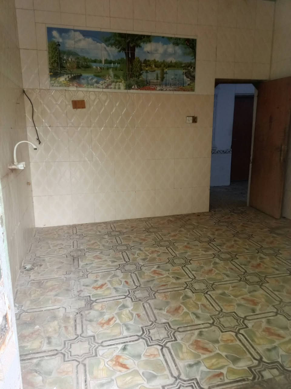 ياالله
مكتب عقارات الثقه يتوفر لدينا بيت تجاري للايجار 
في ابو رمانه السايدين مال المركز البيت النظافه امامكم 
200 متر 
(استقبال . صاله . غرف 2 . مطبخ . صحيات . ساحه .مخزن)
 ايجاره 400 الف للاستفسار يرجى زيارة مكتبي الكائن في حي الرساله شارع الماطور قرب جامع الامام علي عليه السلام أو الاتصال على الرقم 
اتصال هاتفي 📱 أو واتساب ***********
عمولة المكتب 50 الف
