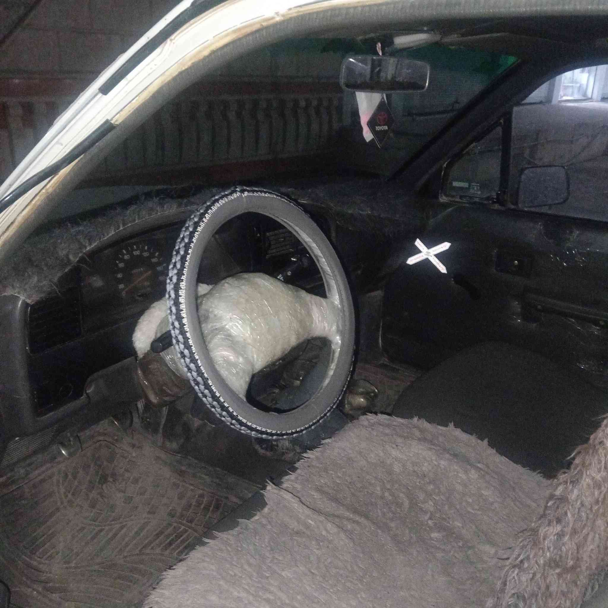 السلام عليكم اخون تيوتا للبيع موديل 93 شرط الكير ومحرك وشرط التحويل رقم الموبايل***********
