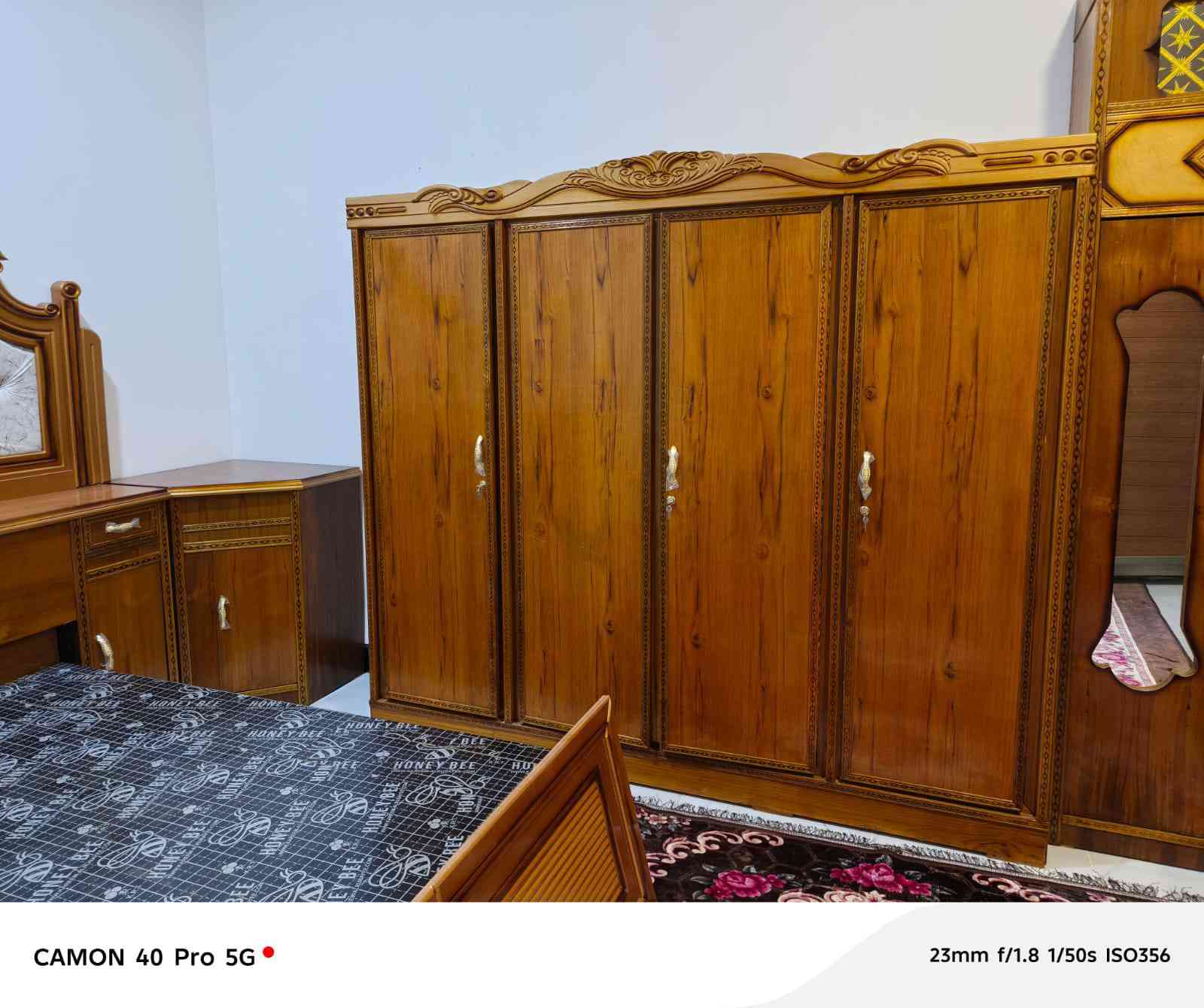 السلام عليكم ورحمة الله توفرت غرفه نوم كامله  وجديده غير مستخدمه شخط ما بيه جديده ساج اصلي جديد كامله عجبتك تجي شوفه وصور كدامك جديده سعره معروض 975 وبيه مجال لي تفاوض اي استفسار اتصال على رقم *********** او اكتب تعليق على منشور
