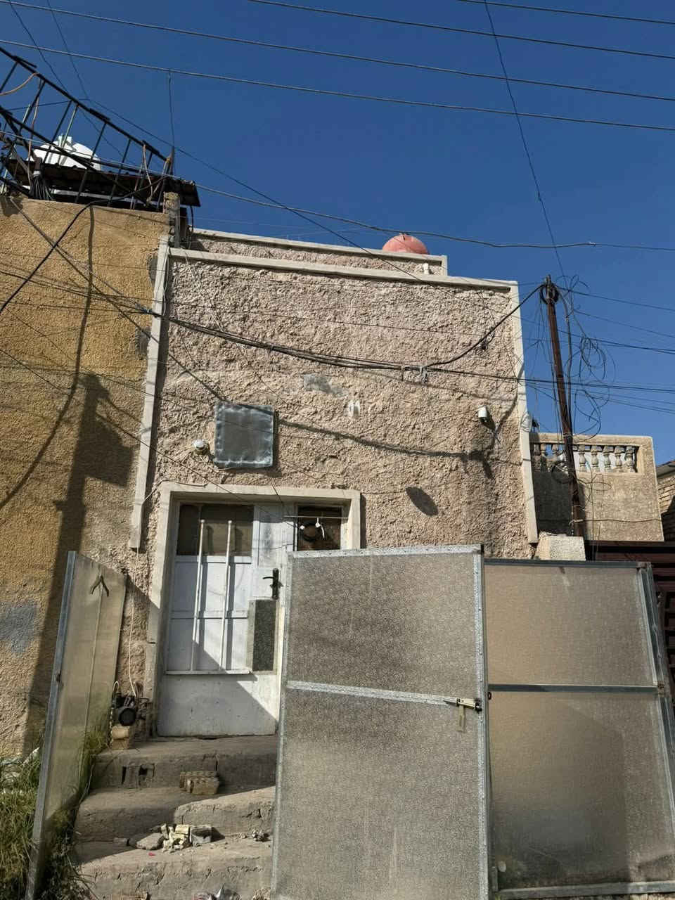 السلام عليكم للبيع للبيع
يوجد لدينا مشتمل 40 متر الواجهه 4 النزال 10 في منطقه حي الجهاد الامانه سعر كاع هاتف ***********
