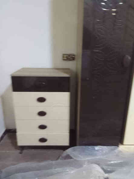 غرفت نوم البيع تركيه ٨ قطع سعر ٦٠٠ وبيع مجال ***********
