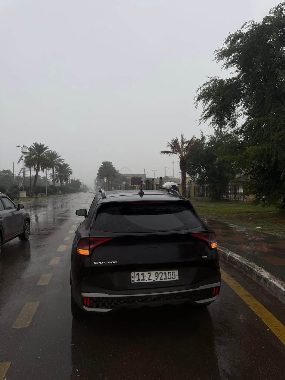 للبيع او مراوس🔥 Kia Sportage X Line 2024 🔥
وارد أمريكي | أعلى فئة (فول) | بانوراما | 4x4 | رقم بغداد
​الموديل: 2024
المركبة: كيا سبورتاج X Line
المنشأ: وارد أمريكي
المحرك: 2500 سي سي
المسافة المقطوعة: 30 ألف
الدفع: فور ويل 4x4
​💎 المواصفات والمميزات (فول واحد على واحد)
​بانوراما على طول السقف.
​شاشة كبيرة (إيباد) على طول الدشبول.
​الأمان والرادارات: حساسات ورادارات أمامية وجانبية (نقطة عمياء) وخلفية.
​مفاتيح البصمة: بصمة أبواب، بصمة تشغيل، بصمة صندوق، وهاند بريك بصمة (فرامل يد كهربائية).
​مقاعد فاخرة: كراسي جلد + كراسي كهرباء.
​تقنيات: تشغيل عن بعد، شاحن (مخارج شحن) في جميع الكشنات.
​مظهر خارجي: لدات نهارية، إشارات في المرايا (أشاير مري).
​أداء: نظام قيادة سبورت (وأنظمة أخرى).
​📸 حالة السيارة والحوادث:
​الضرر: دفيوزر الدعاميه خلفيه بدون دواخل
​الإيرباك: بدون اي ايرباك.
​صور الحادث: موجوده داخل المنشور 
​📍 المكان: بغداد - الدوره
📞 للاستفسار: ***********
​معلومات التسجيل:
​رقم السيارة: بغداد إنكليزي، باسمي (تحويل ثاني يوم).
​💰 السعر: 213ورقة وبيها مجال قليل
