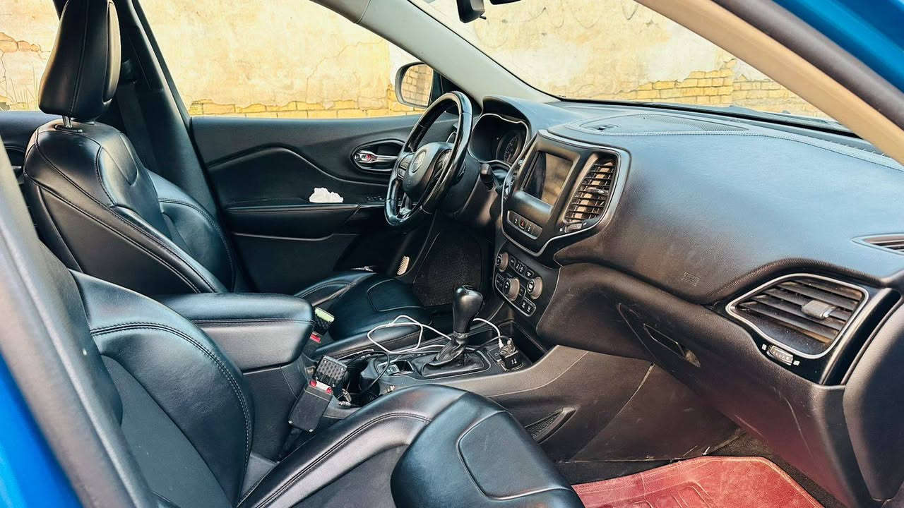 جيب بزون ٢١ سياره جديده فول مواصفات عده التنته رقم بغداد بسمي السونار مرفق بالمنشور *********** ميسان المجر الكبير السعر ١٤٥ وبيه مجال للشراي
