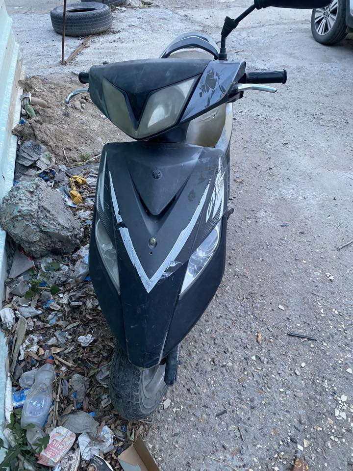 دراجه ثعلب شغاله وكامله ناقصها بس كابريتر وتشغل بس اني ابيع كوم حديد متواجد بس ع اتصال  ***********
