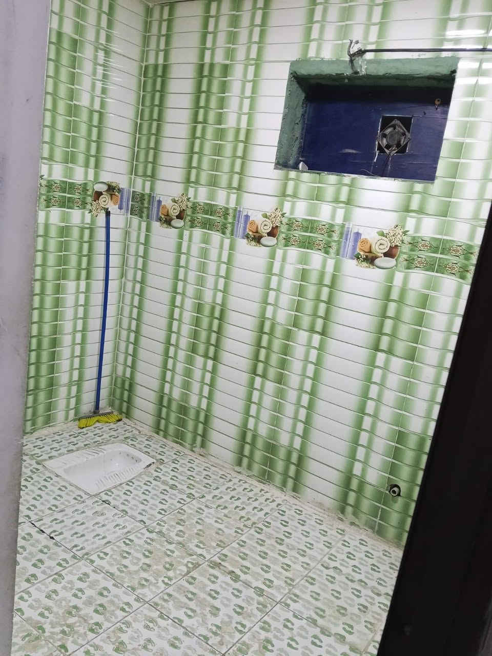 مشتمل طابق ثاني للايجار نظيف جدا في منطقه المعالف قرب مركز النبأ الاستفسار ع:***********
