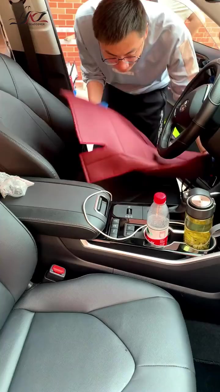 شوكت يصير عدنه هيج دوشمة جلد بلاديه قالب بلادي بس جيب ولبس مو اله تفصخ السياره والطلع الكشنات شوف الفيديو 
 شكد حلو التلبيس ونوع الجلد


**إذا كنت صاحب هذا الإعلان وتريد حذفه لأي سبب، رجاءا أرسل رسالة إلى الدعم الفني**