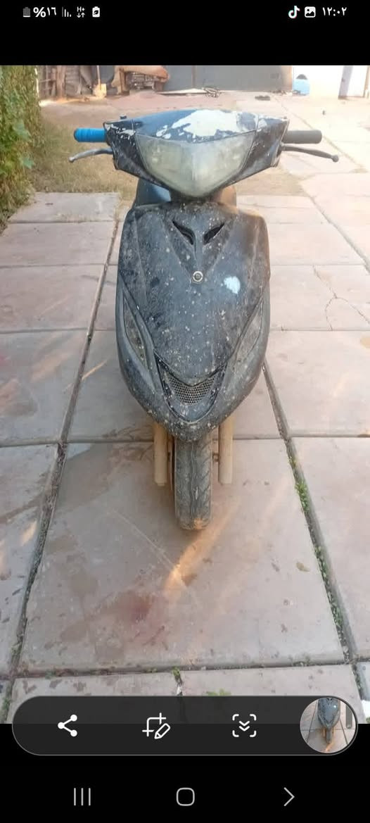 السلام عليكم اخوان دراجه ماكس 140 عرضها للبيع بها نقص كفرات ونقص كهربائيه الدراجه خير من الله السعر 250او بيه مجال  لطيبين ***********وتساب
