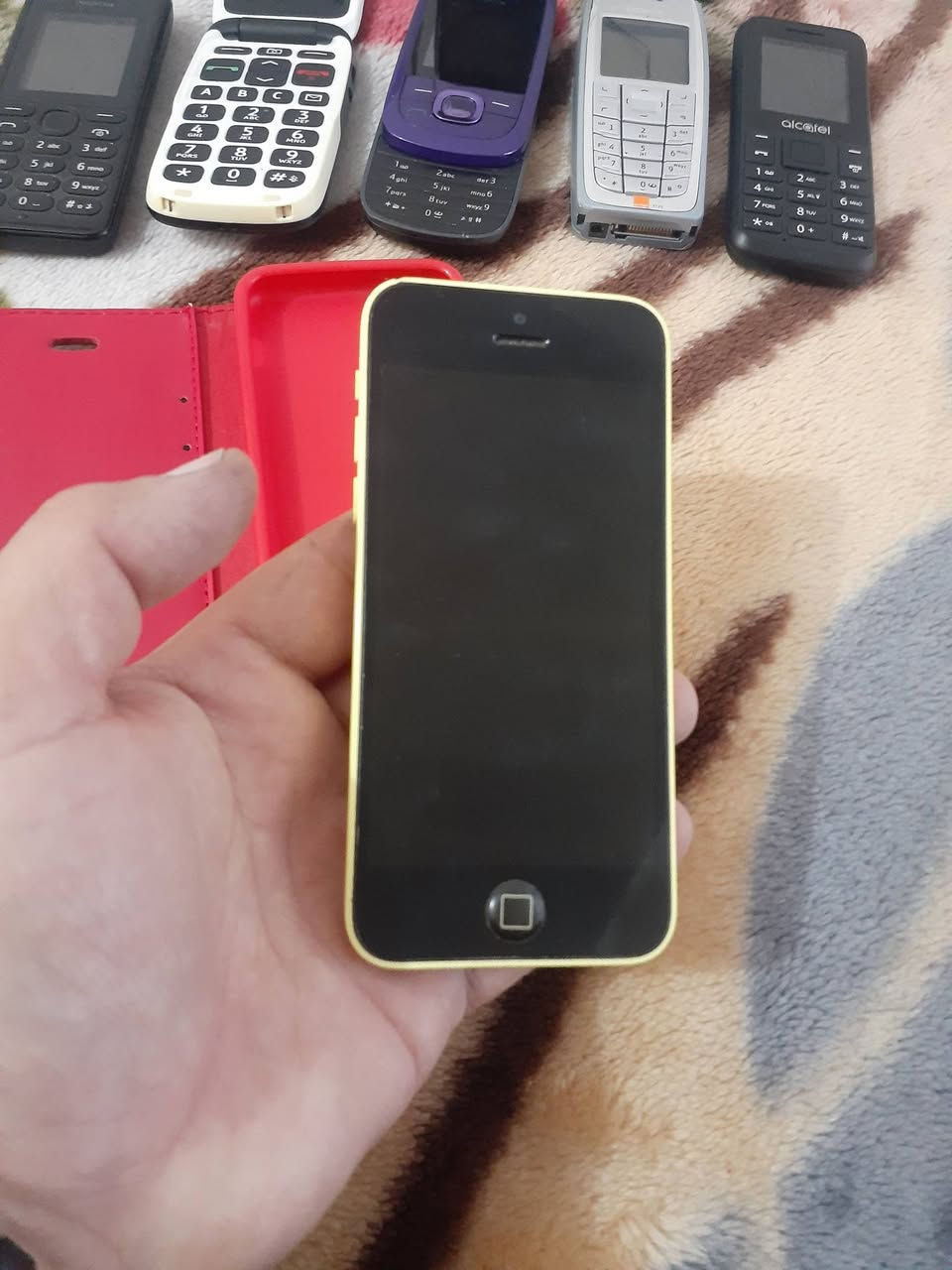 موبايلات   قديمة    وياهم   قطعة    اي فون   5C      فقط   شغلت   واحد   لان  بيه   شاحنة 
والباقيات   ماعندي   شاحنة    والله  مافحصتهم 
السعر    ١٣٠   الف   كلهم


**إذا كنت صاحب هذا الإعلان وتريد حذفه لأي سبب، رجاءا أرسل رسالة إلى الدعم الفني**