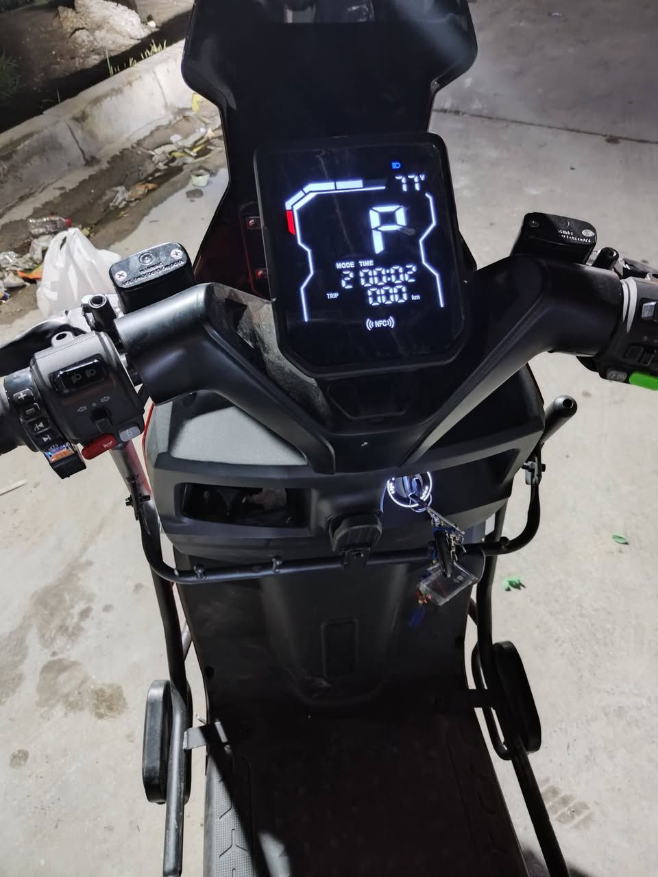 سلام عليكم ورحمة الله وبركاتة دراجه شحن GT صاعقه مستخدمه يومين فقط جديده الدراجه بطاريه ليثيوم
سعره مليون 150 وبيه مجال الرقم ***********
